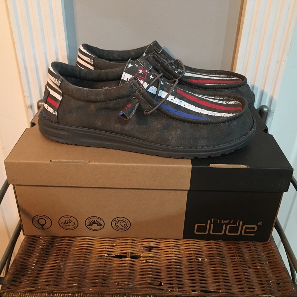 Hey Dude Wally Midnight Flag size 11 new in box